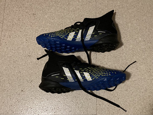 Adidas Predator jalgpalli jalatsid/kunstmuru putsad, nr 35.5 (2 foto / 6)