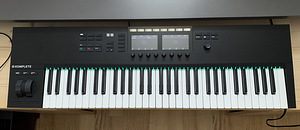 Native Instruments Komplete Kontrol S61 MK2 (1 foto / 3)
