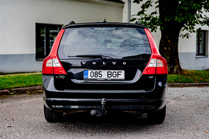 Volvo V70 (4 фото из 14)