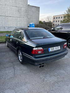 BMW 523i (4 фото из 5)