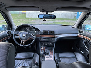 BMW 523i (5 фото из 5)