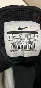 Nike детская обувь (2 фото из 2)