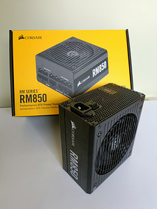 Corsair RM Series™ RM850 80+ Gold toiteplokk (5 foto / 10)