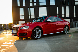 Audi S5 4.2 V8 260kv (3 foto / 15)