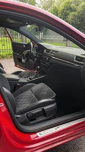 Skoda Superb Sportline (2 foto / 6)