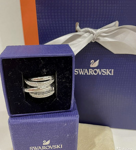 Кольцо Swarovski (3 фото из 4)