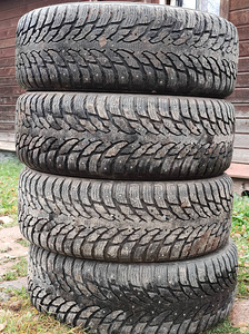 Nokian Hakkapeliitta 9 SUV 265/65/17 (1 foto / 3)