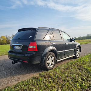 Kia Sorento 2007 (6 foto / 10)