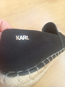 Karl Lagerfeld р. 39 (2 фото из 3)