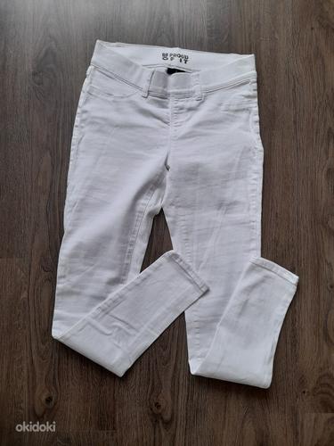 Белые брюки (фото #1)