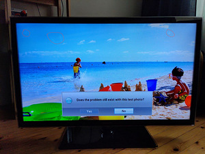 LCD teler Samsung 40" UE40D5000PW (1 foto / 4)