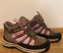 Мало ношеные женские ботинки (Timberland)