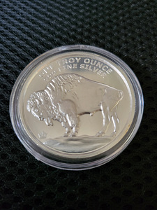 1 oz Piison indiaanlane hõbemedaljon (2 foto / 2)