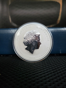 2 oz 2018 Austraalia Lunar koer hõbemünt (2 foto / 2)