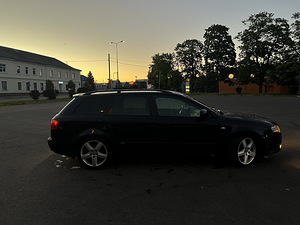 Audi A4 Avant 2005 S line (8 foto / 12)