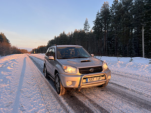 Toyota Rav-4 2.0 85kw мануал (2 фото из 5)