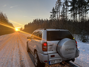 Toyota Rav-4 2.0 85kw мануал (3 фото из 5)