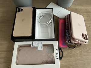 iPhone 11 Pro Max 256GB Gold (1 foto / 3)