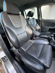 Ford Mondeo St220 (6 foto / 7)