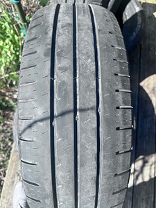 Шины Hankook 215/70/15C (4 фото из 4)