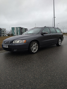Вольво V70 (1 фото из 13)