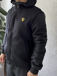 Siltidega uus originaal Ferrari soe sügisjope (1 foto / 4)