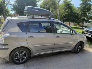 Toyota korolla verso lpg (2 фото из 8)