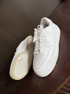Nike jalanõud, vähekantud, EU 40 (2 foto / 4)