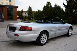 Chrysler Sebring (3 фото из 8)