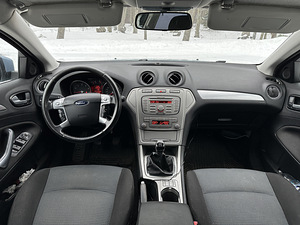 Ford Mondeo (5 фото из 8)
