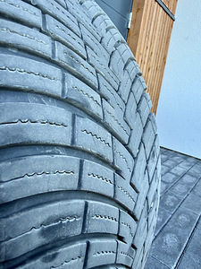 Pirelli lamellrehvid 255/50/19 (3 foto / 6)