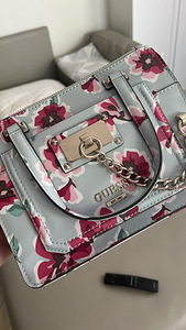 Сумка Guess (5 фото из 5)