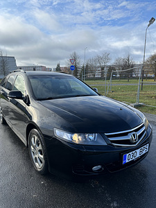 Honda accord (2 foto / 5)