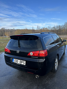 Honda accord (3 foto / 5)