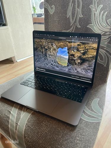 MacBook Pro 13 дюймов, 2018 г., сенсорная панель (фото #1)