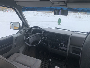Volkswagen multivan 2.4 57kw (10 foto / 15)