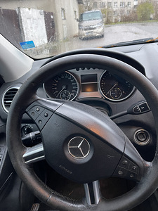 Mercedes ML 320d (10 foto / 10)