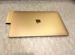 MacBook Air Gold 13-inch, 128GB (2 foto / 6)