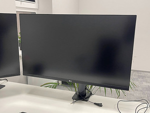 Монитор LG 32" 4K UHD UltraFine™ HDR10 с подставкой - 2TK! (1 фото из 2)
