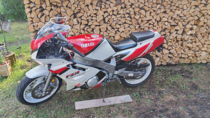 Yamaha FZR 600 Genesis 67kW (5 foto / 9)