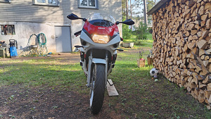 Yamaha FZR 600 Genesis 67kW (4 foto / 9)