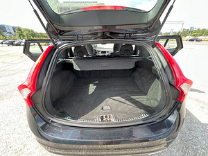 Volvo V60 (7 фото из 13)