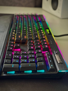 Mehaaniline klaviatuur Corsair K95 Platinum MX Cherry Brown