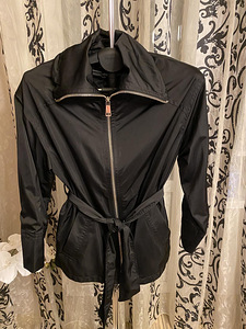 Ветровку Massimo Dutti (1 фото из 3)