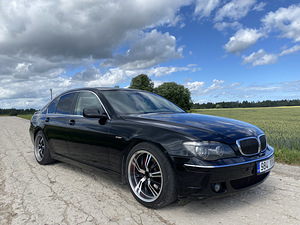 BMW 745D 220KW Facelift (2 foto / 14)