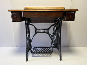 Швейная машина Singer 1925 г. (3 фото из 10)