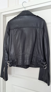 Куртка Zara (2 фото из 2)