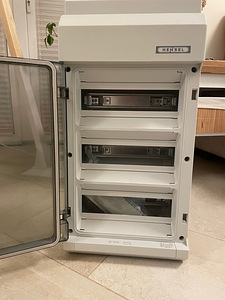 Поверхность электрощита 36 модулей (3х12м), Hensel, KV3536 (3 фото из 4)