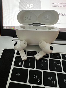 Huawei FreeBuds PRO (2 foto / 2)