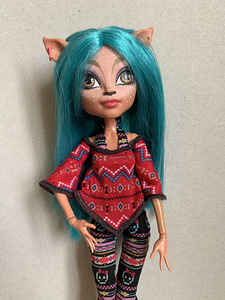 Monster High - Isi Dawndancer (1 foto / 2)